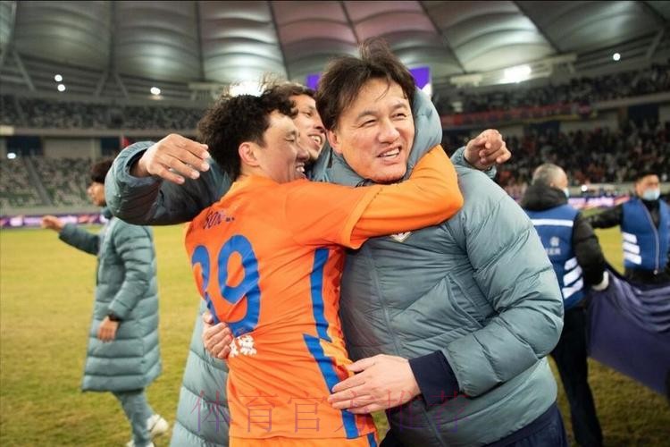 对话郝伟：无论在哪里都有橙色的陪伴，克雷桑停赛带来困难